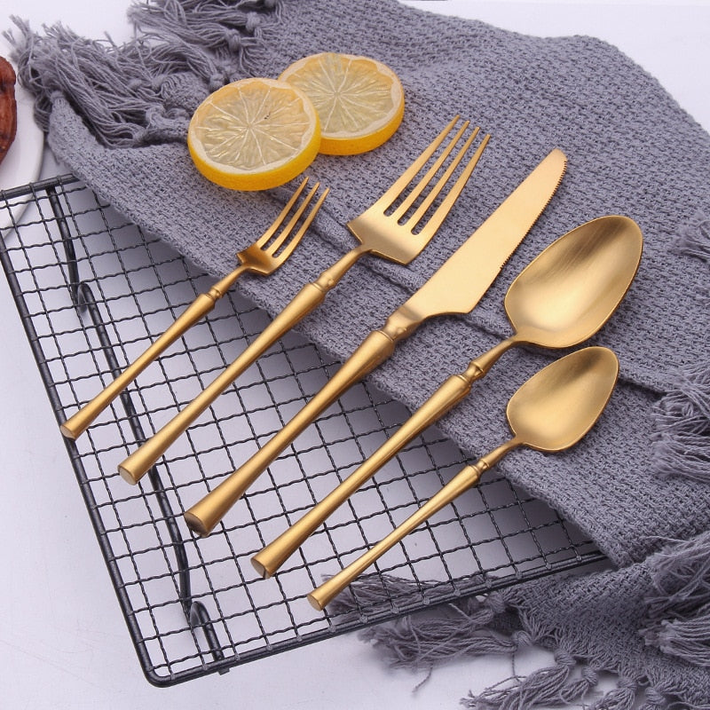 2019 New Gold Cutlery Knives Sets Spoons Forks and Knives 304 Stainless Steel Western