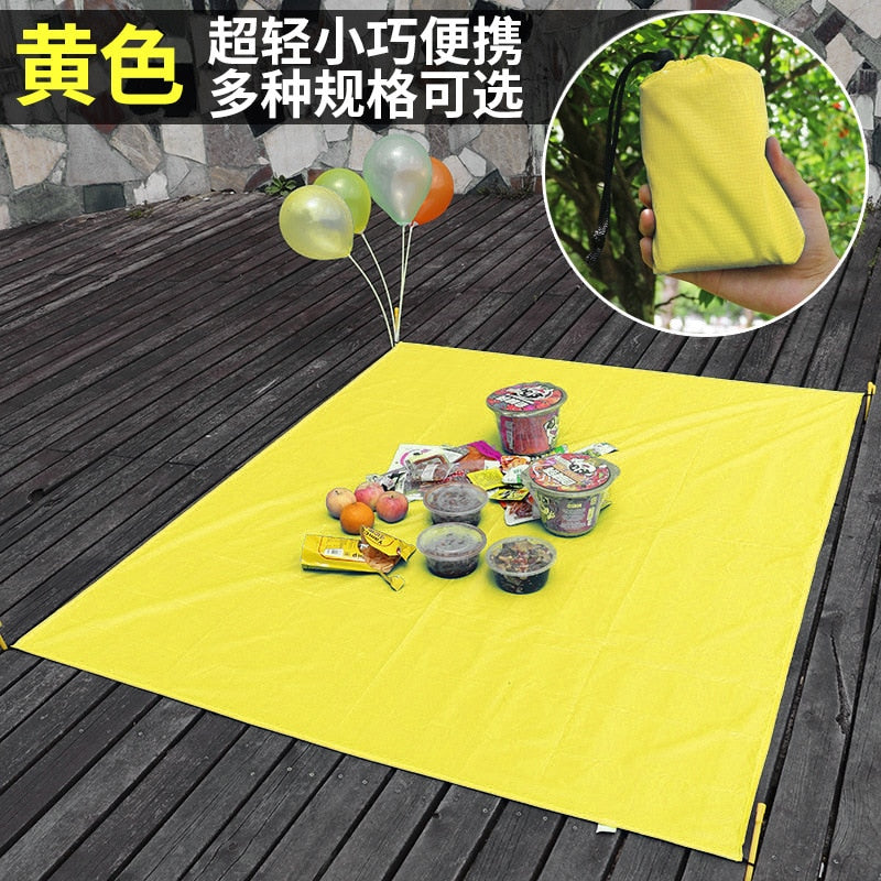 Multifunctional Waterproof Beach Blanket Folding Camping Mat Portable Outdoor Camping Picnic