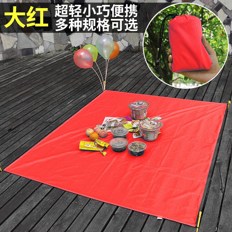 Multifunctional Waterproof Beach Blanket Folding Camping Mat Portable Outdoor Camping Picnic