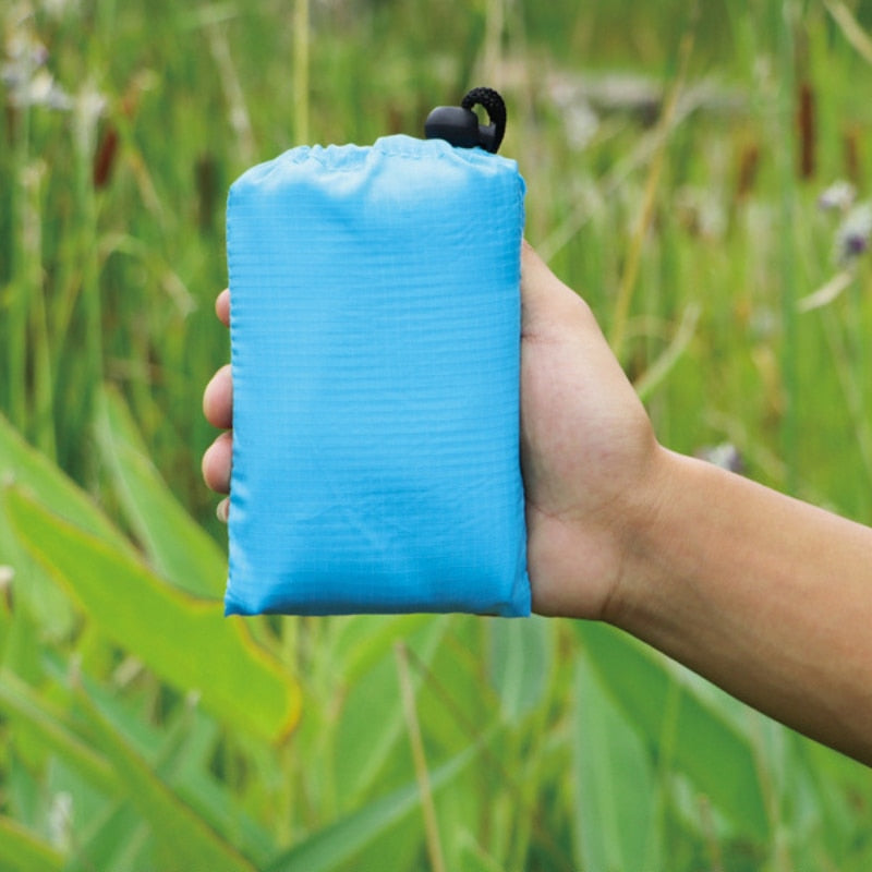 Multifunctional Waterproof Beach Blanket Folding Camping Mat Portable Outdoor Camping Picnic