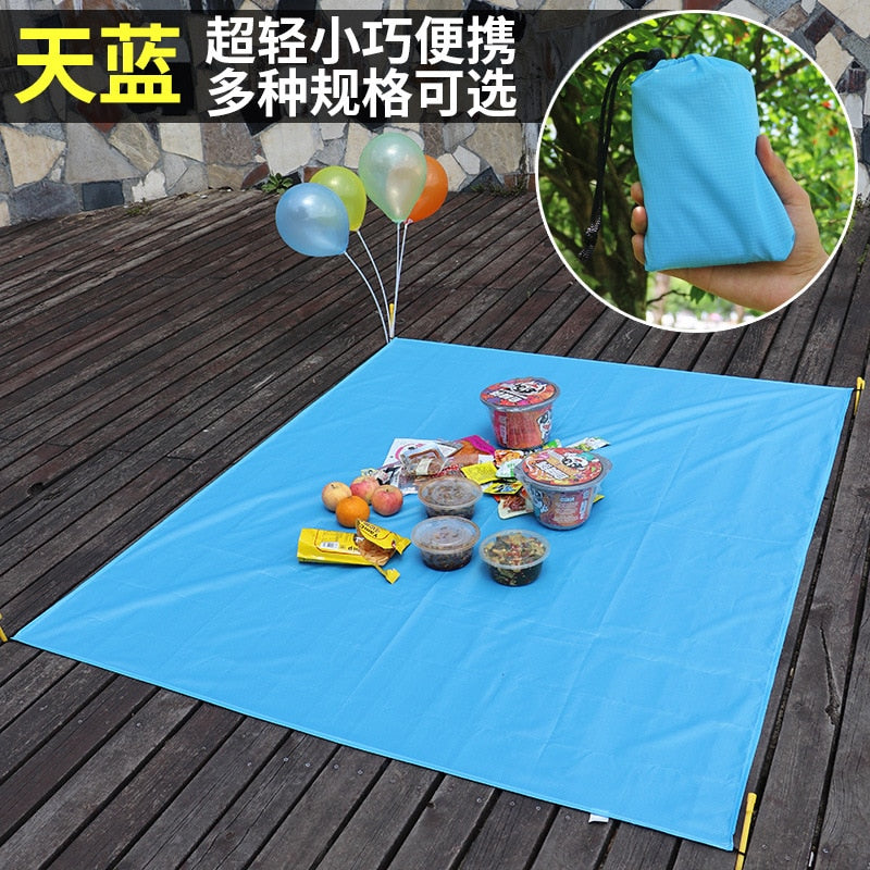 Multifunctional Waterproof Beach Blanket Folding Camping Mat Portable Outdoor Camping Picnic